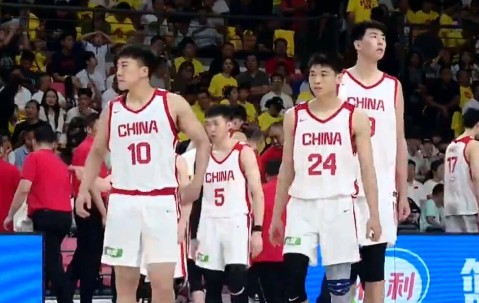 中国男篮4分险胜塞尔维亚劲旅，徐昕10分8板4封盖，王俊杰18+14